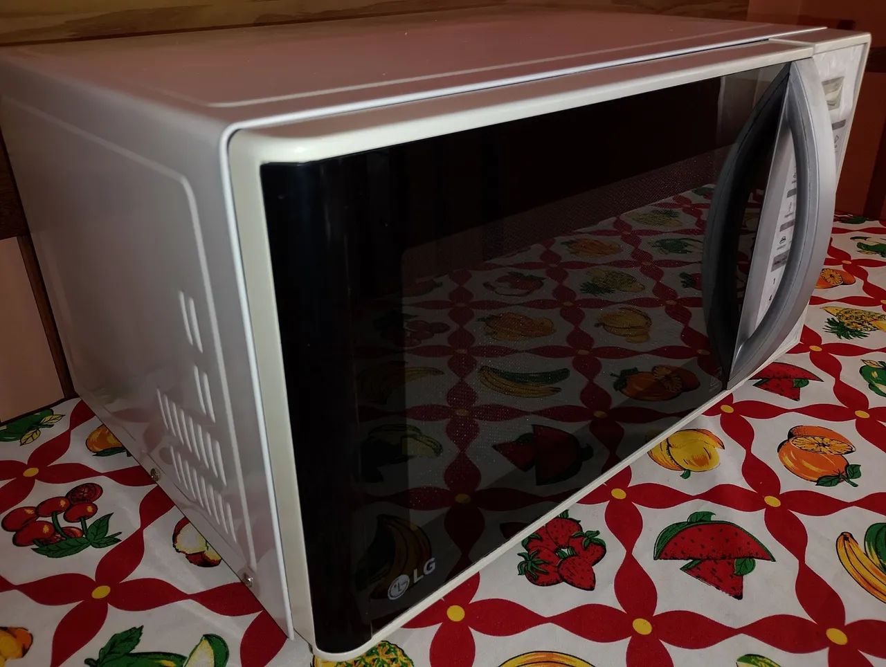 Microondas LG 30 litros excelente estado funcionando perfeitamente. - Foto 4