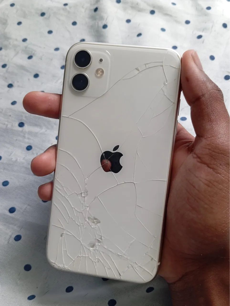 Vende-se Iphone 11 branco  - Foto 4