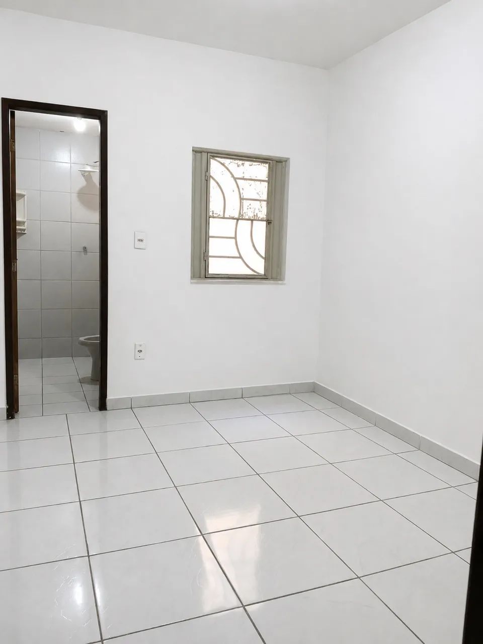 Alugo quarto para mulheres 