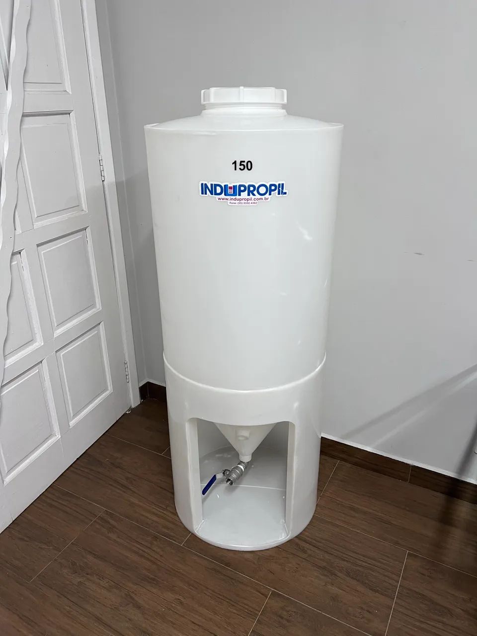 Fermentador Cônico Indupropil 150 litros com Base 