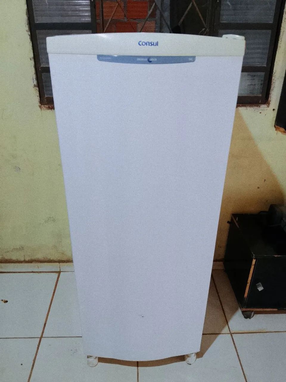 Vendo geladeira funcionando perfeitamente 