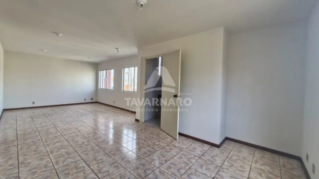Sala Comercial no Centro com Excelente Espaço! - Foto 5