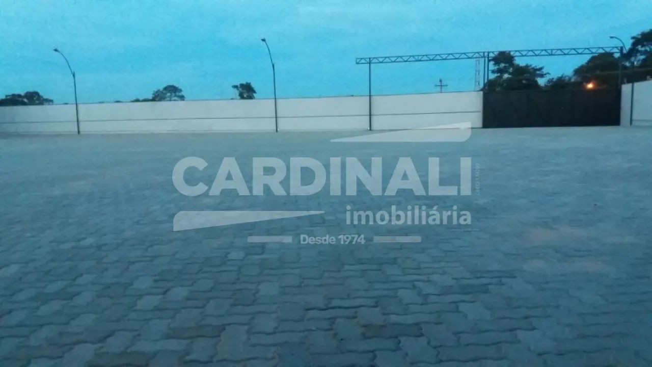 Galpão comercial de 3.500m² com escritório, varias salas e amplamente pavimentado para Loc - Foto 4
