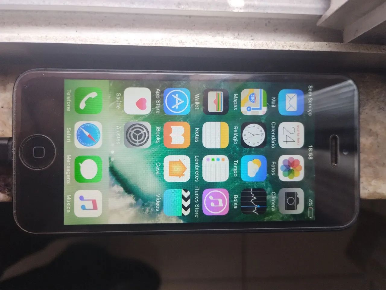 iPhone 4S na caixa