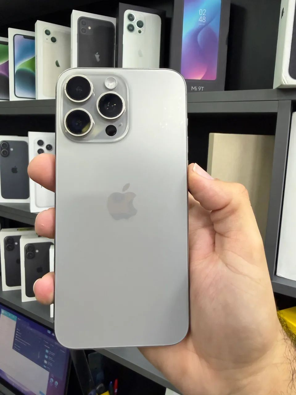 iPhone 15 pro Max 256 - Foto 2
