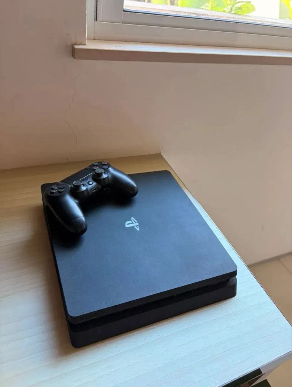 PS4 SLIM 