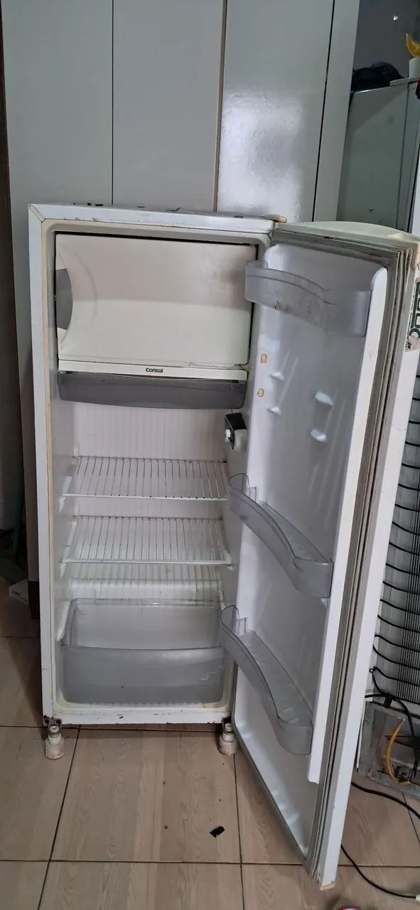 VENDO GELADEIRA - Foto 2