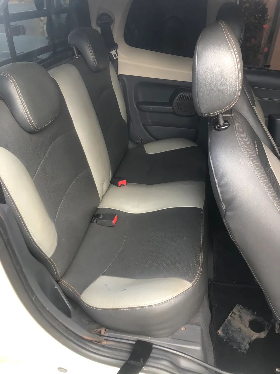 Fiat Strada Adventure1.8/ 1.8 Locker Flex CD 2014 - Foto 4