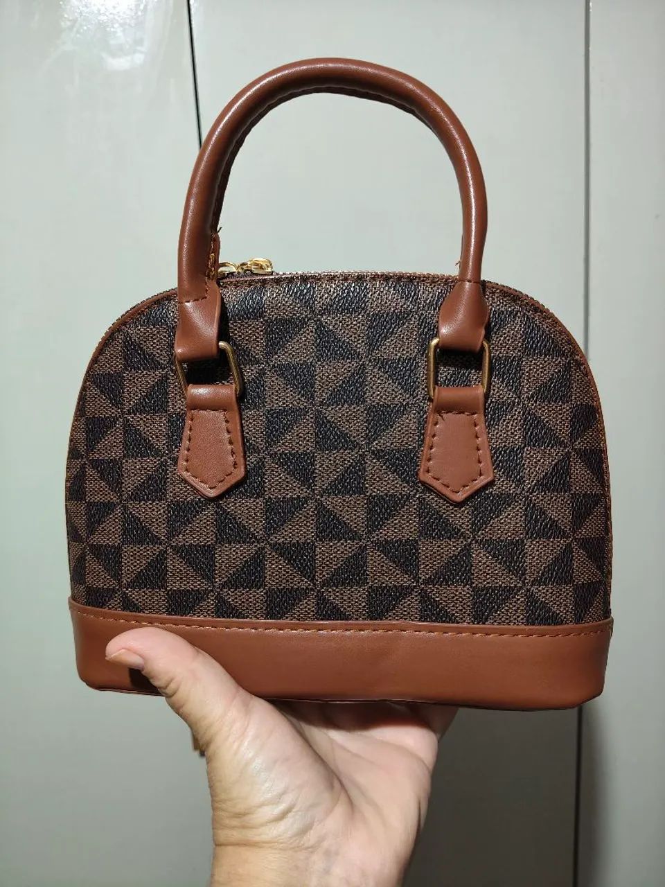 Bolsa estilo LV 