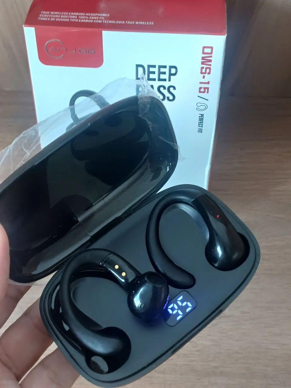 Fone Bluetooth preto retorna orelha  - Foto 5