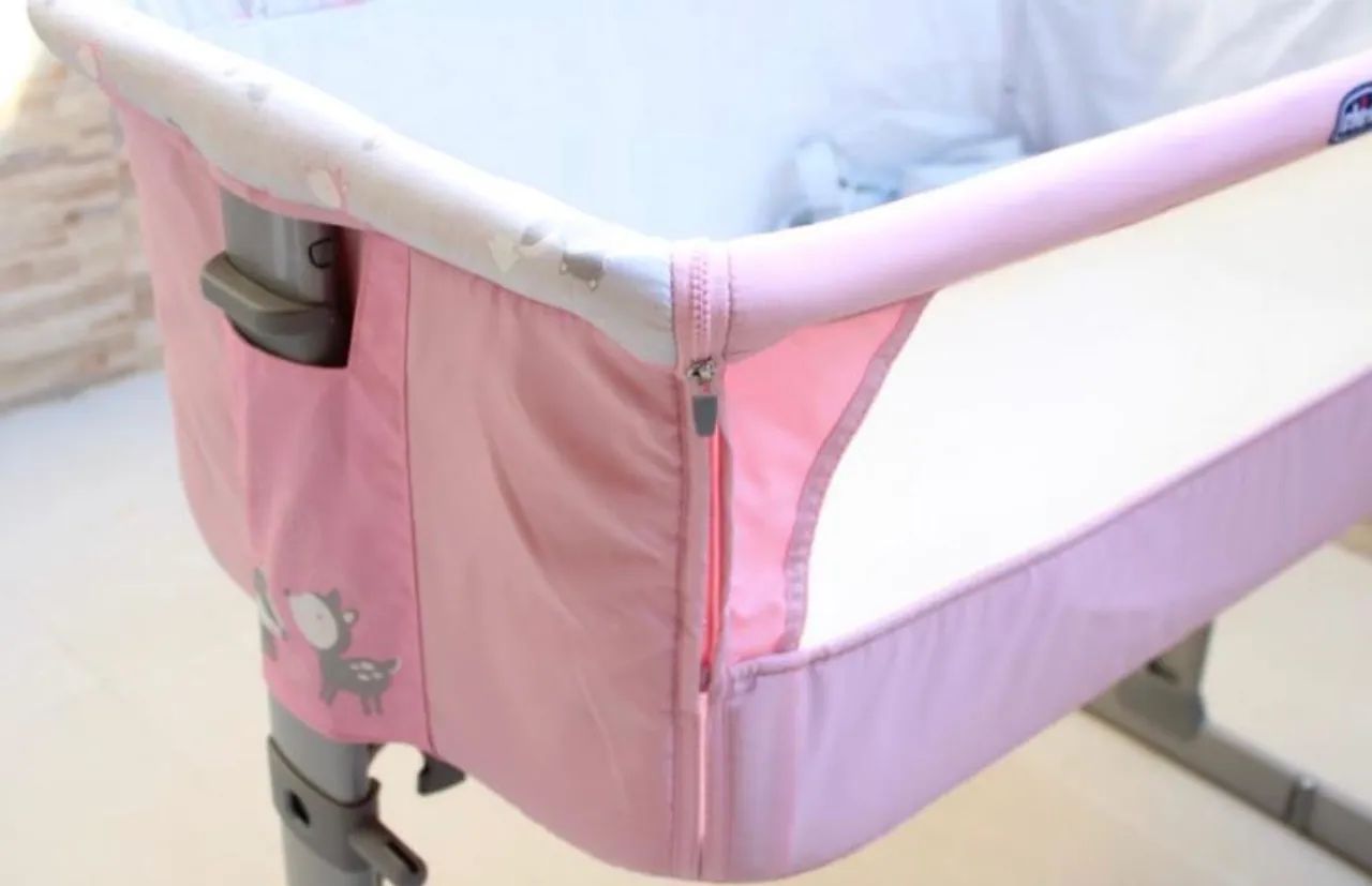 Berço acoplado marca Chicco  - Foto 3