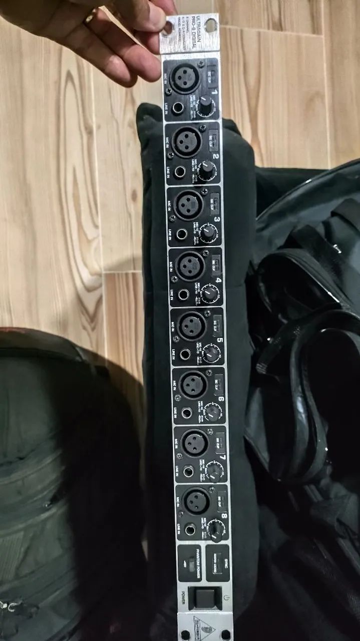 Behringer Ultragain ADA8000 expansão ADAT - Instrumentos musicais