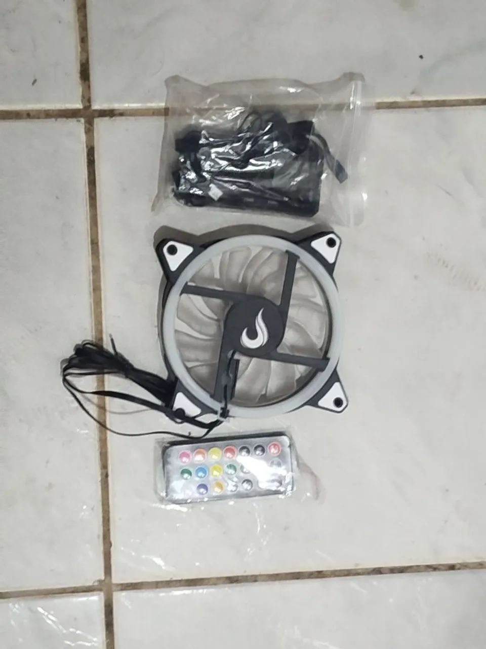 KIT 3 FANS ARGB 5V COM CONTROLADORA. - Foto 2