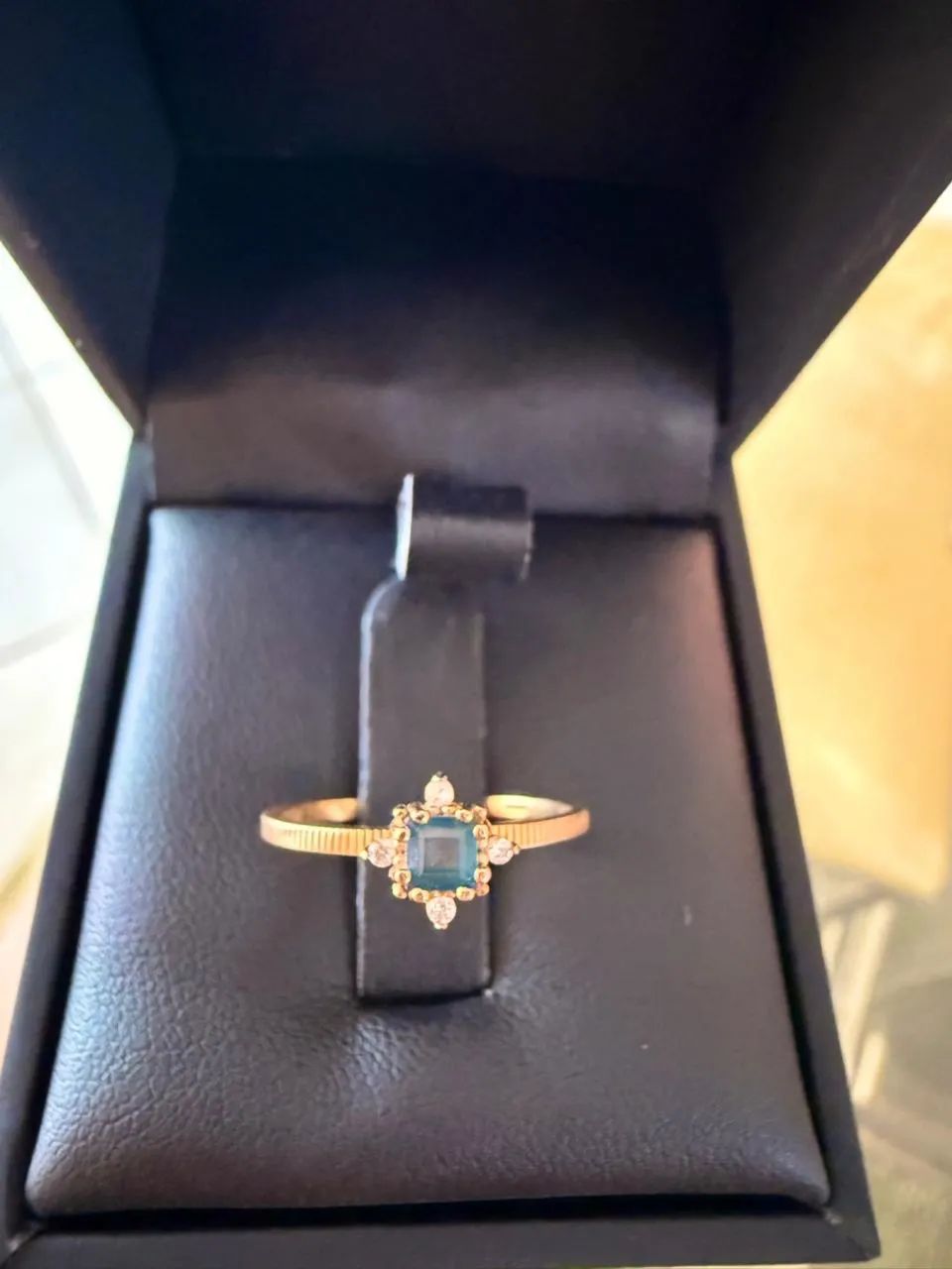 Anel Vivara Ouro Rosé 18K com Topázio London e 4 Diamantes.  Aro 13/14 - Foto 6