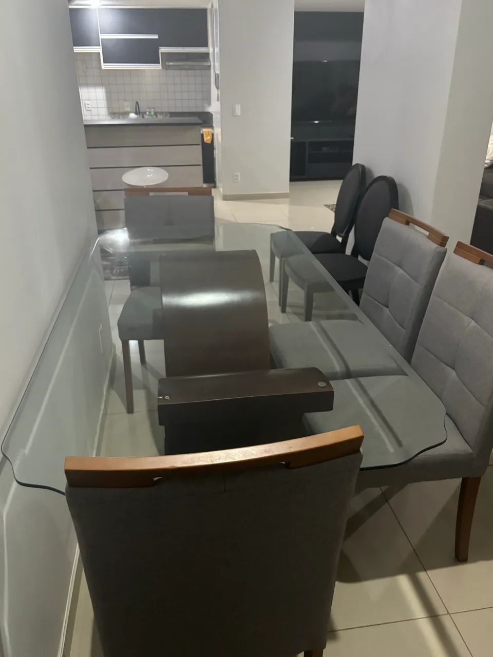 Mesa  de jantar 8 lugares mais cadeiras  - Foto 3