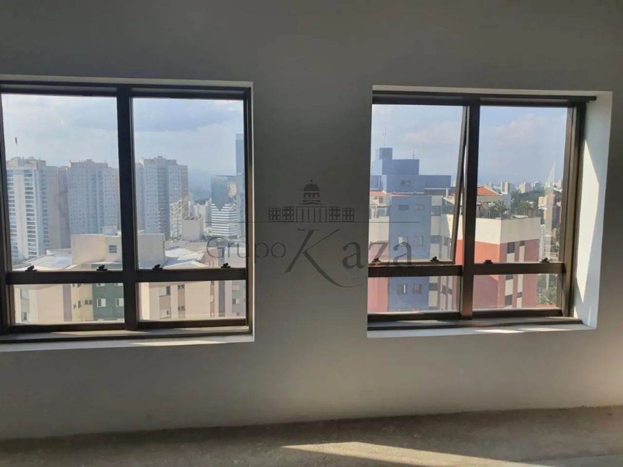 Comercial Sala Condomínio em São José dos Campos