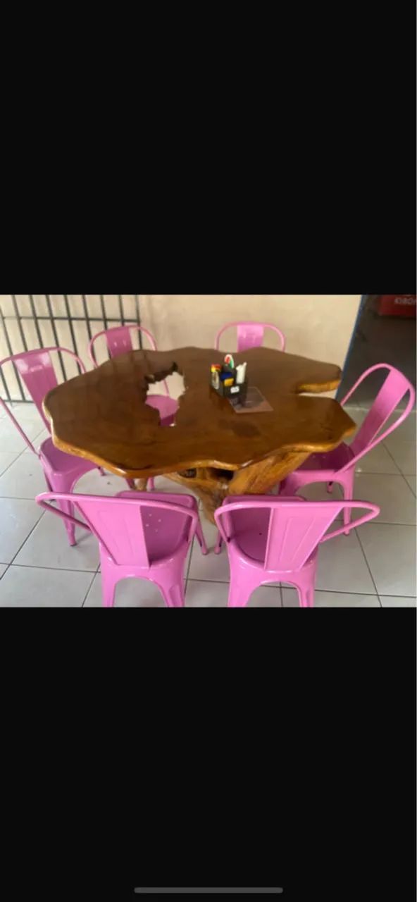 Mesa com 6 cadeiras 