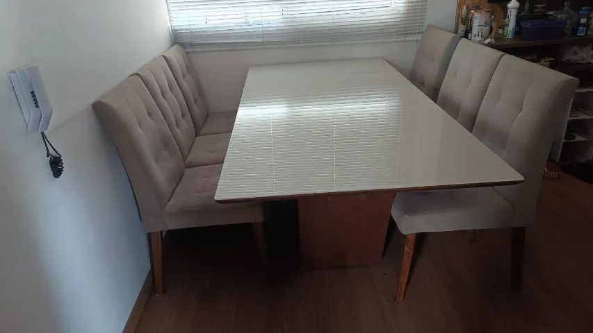 Mesa de jantar 6 lugares com cadeiras