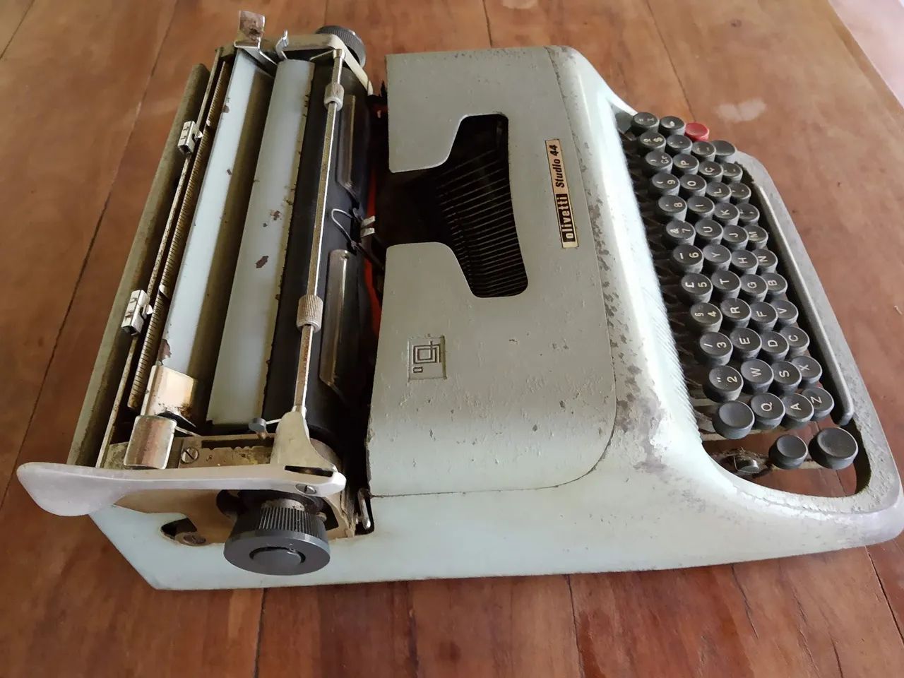 Máquina de Escrever Olivetti Studio 44 em perfeito funcionamento  - Foto 5