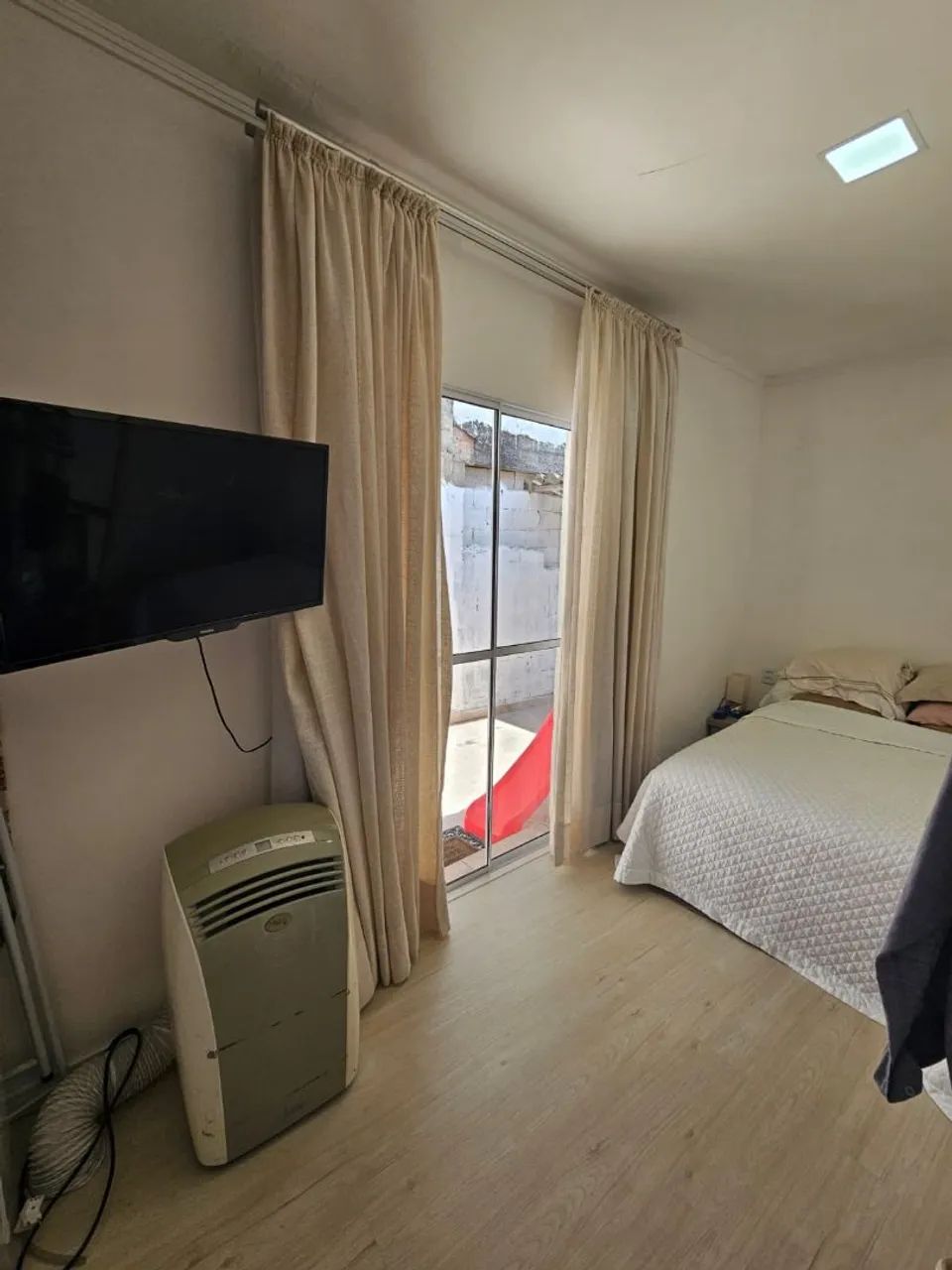 Casa reformada 2 quartos + 2 cômodos edicula portão automático 2 vagas - Foto 4