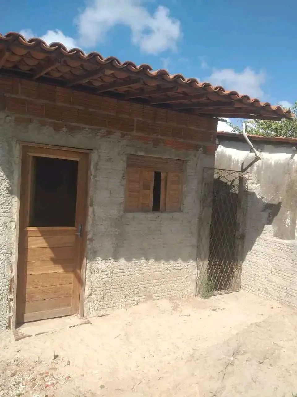 Vende e troca casa no gramore.