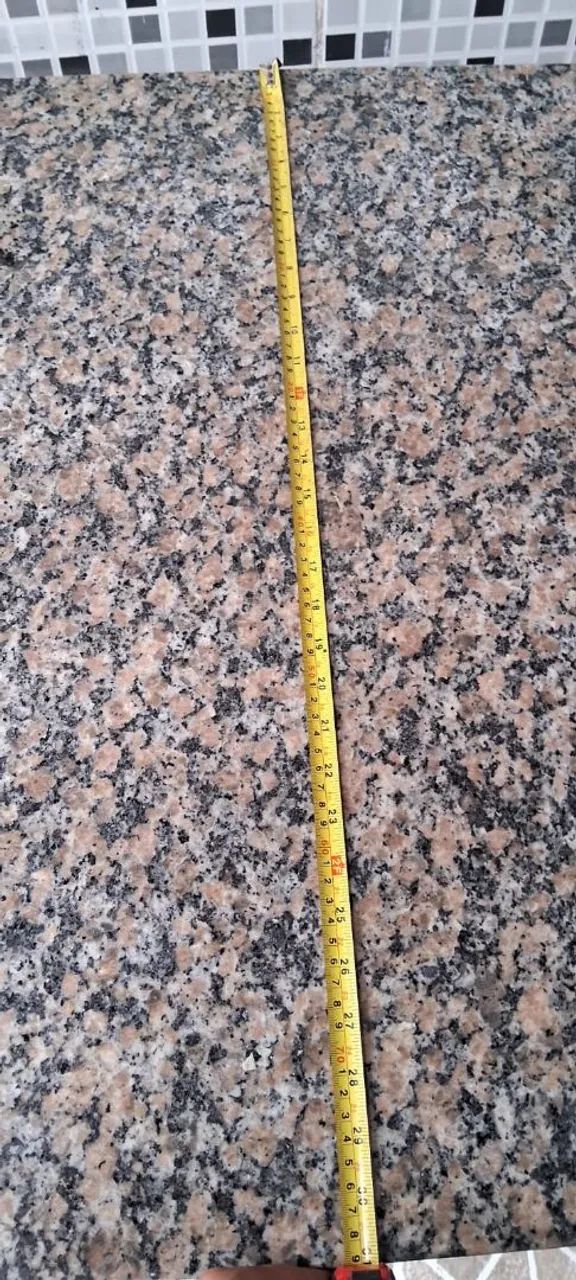 Mesa sem cadeiras de mármore 