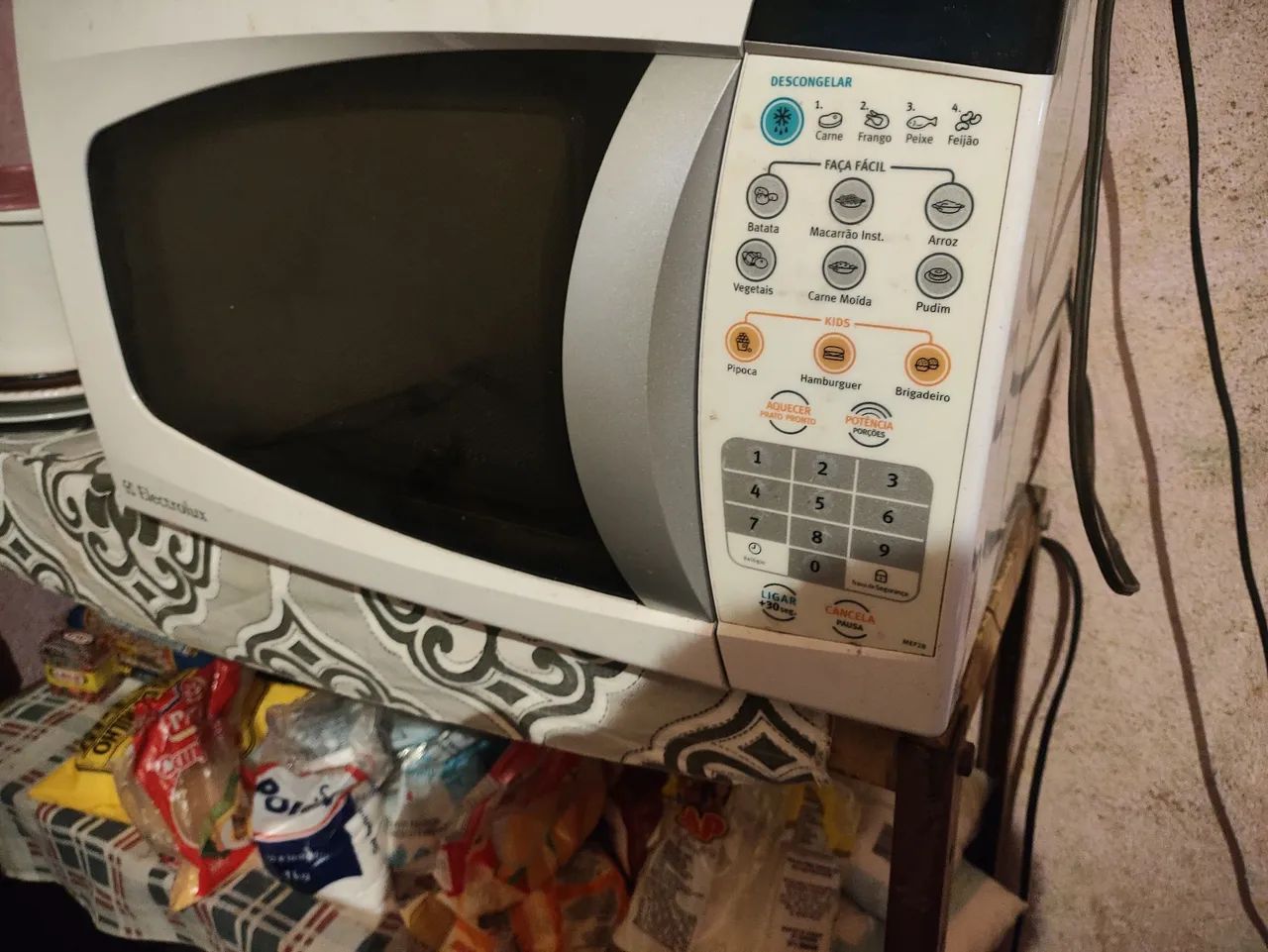 Vendo Microondas semi novo - Foto 2