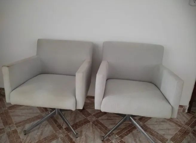 Cadeira giratória para sala 