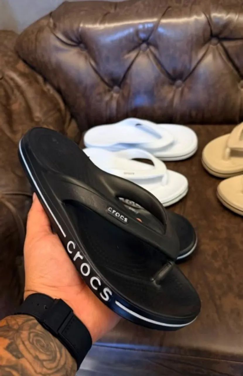 Chinela Nuvem Crocs  - Foto 2