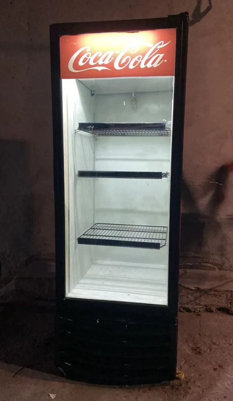 Expositora da Coca-Cola 