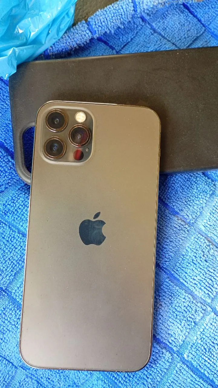 iPhone XR (10) 64gb ótimo estado - Celulares e Smartphones