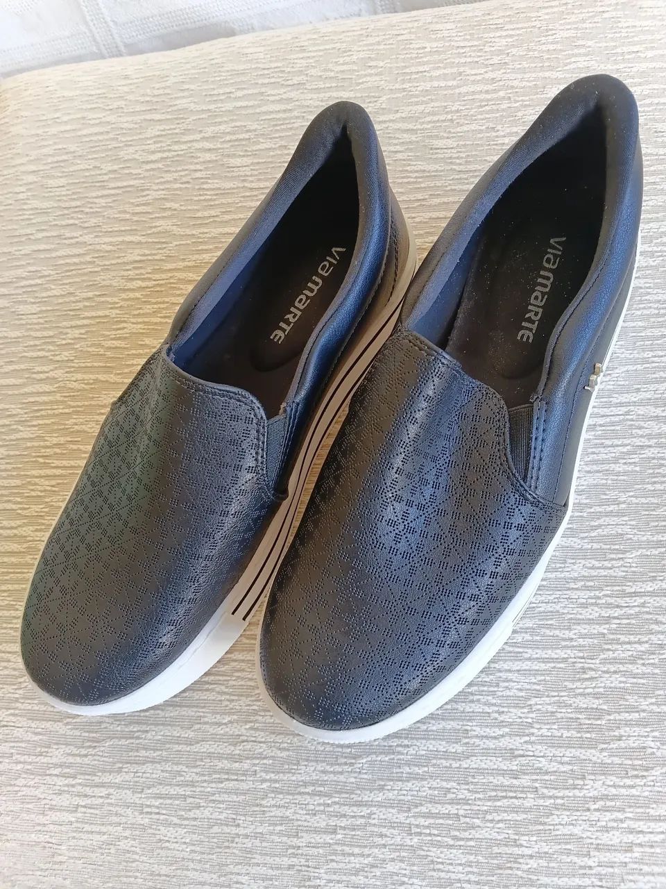 Tênis Preto marca Via Marte - Foto 2