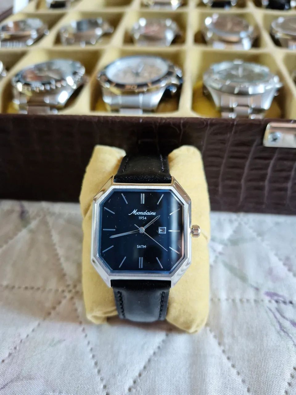 Mondaine 1954