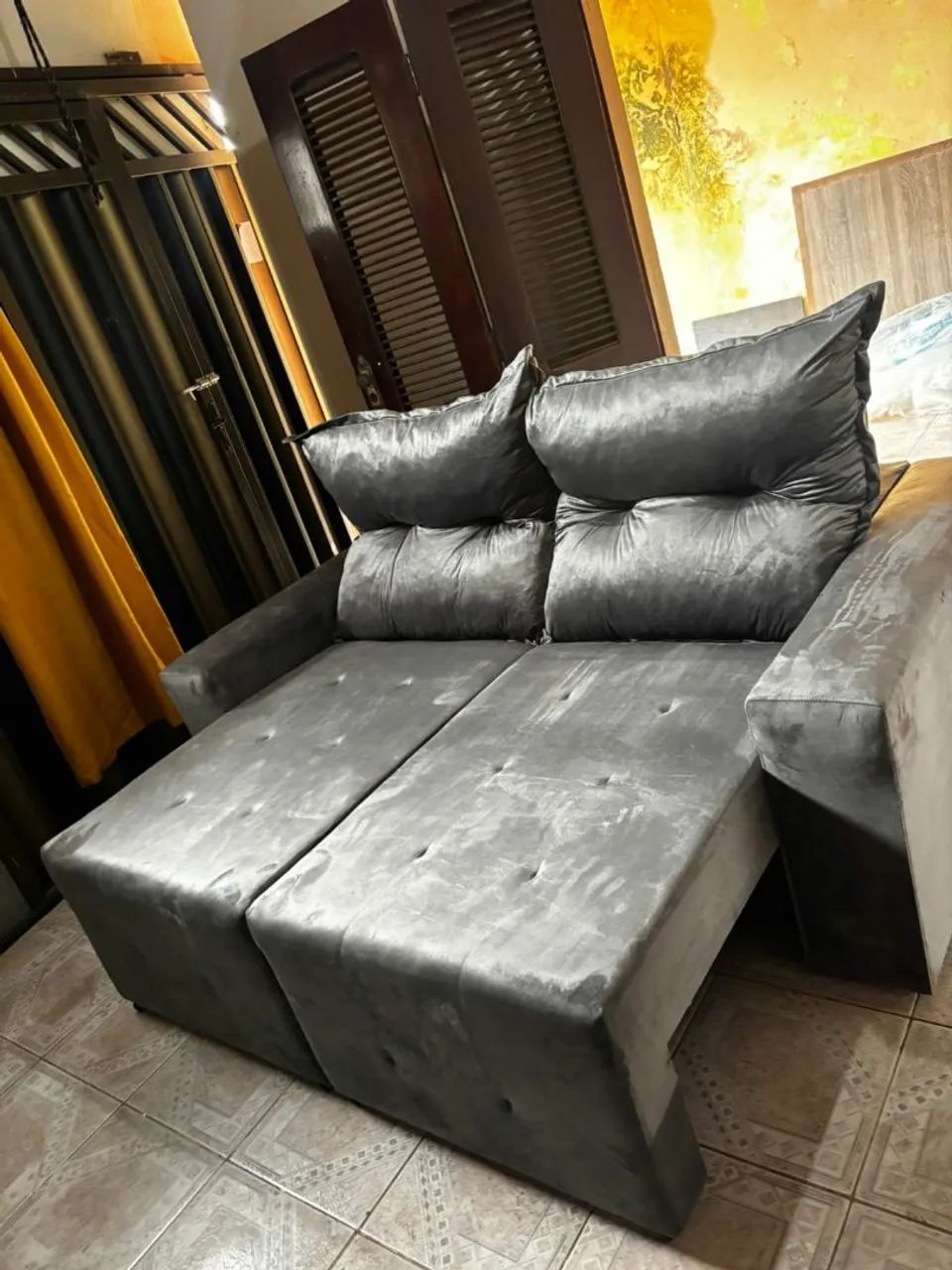 Retractable and Reclining Sofa418478652224317441