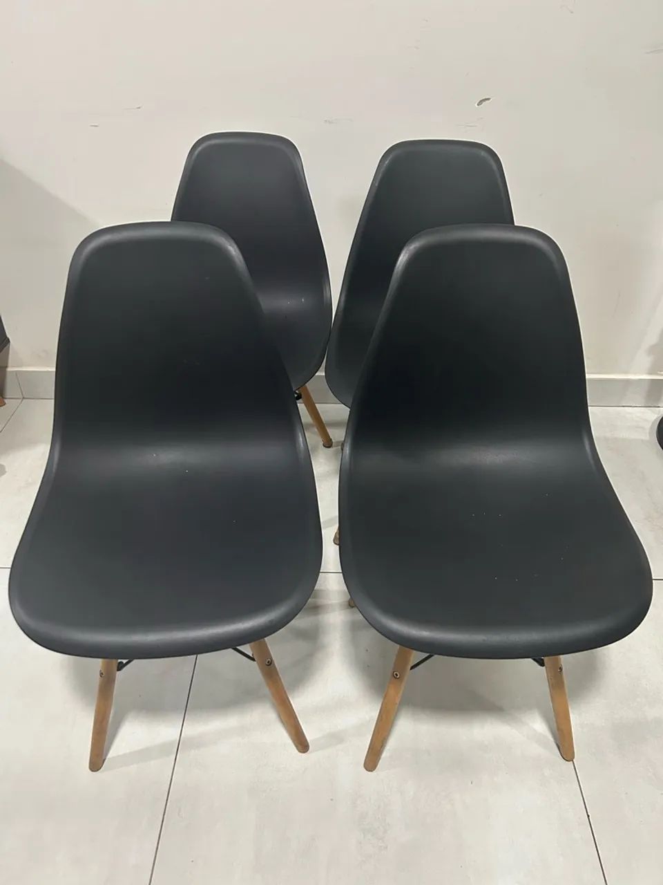 4 Cadeiras Charles Eames Bem Conservadas
