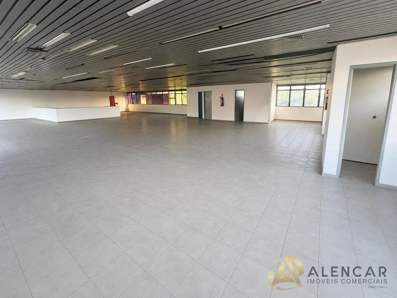 IMÓVEL COMERCIAL COM 740M² PARA LOCAÇÃO NA AV. CARLOS LINDENBERG  VILA VELHA/ES - Foto 3
