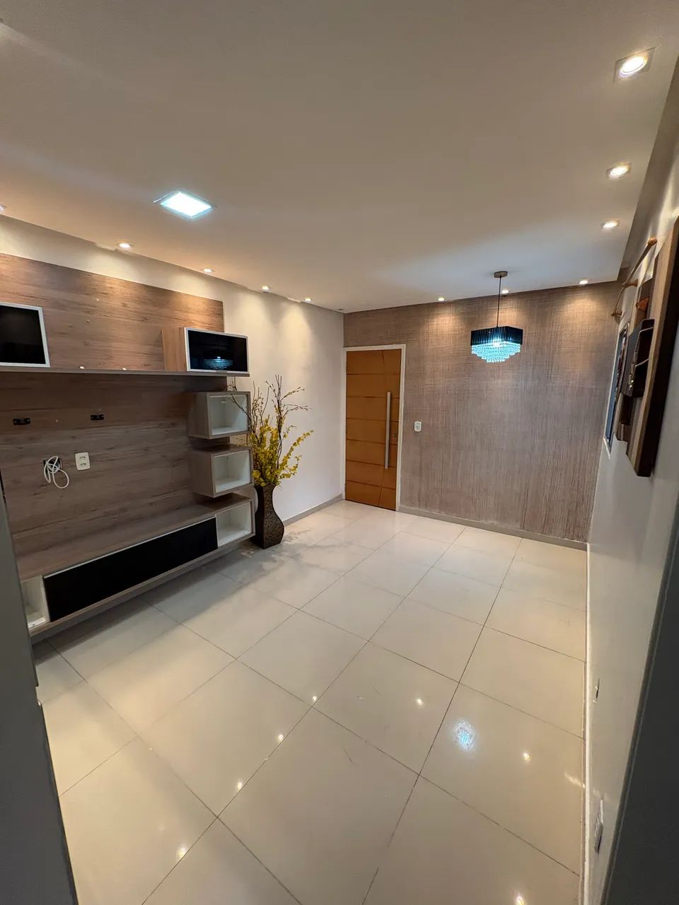 ALUGA-SE APARTAMENTO