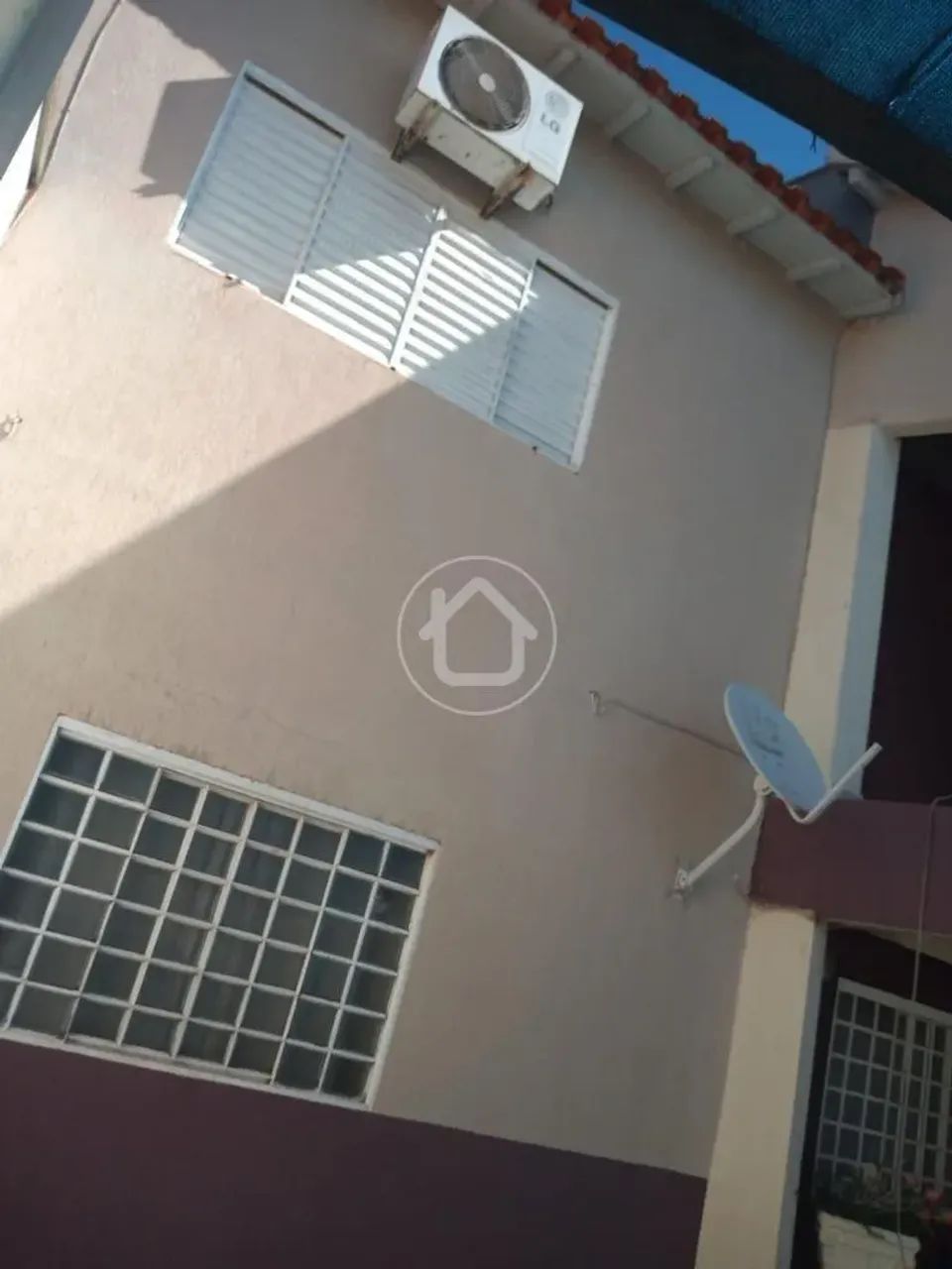 SOBRADO COM 3 DORMITÓRIOS E GARAGEM COBERTA - Foto 5
