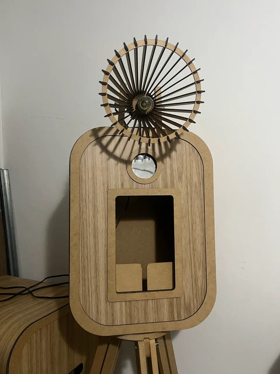Vendo estrutura totem retrô 