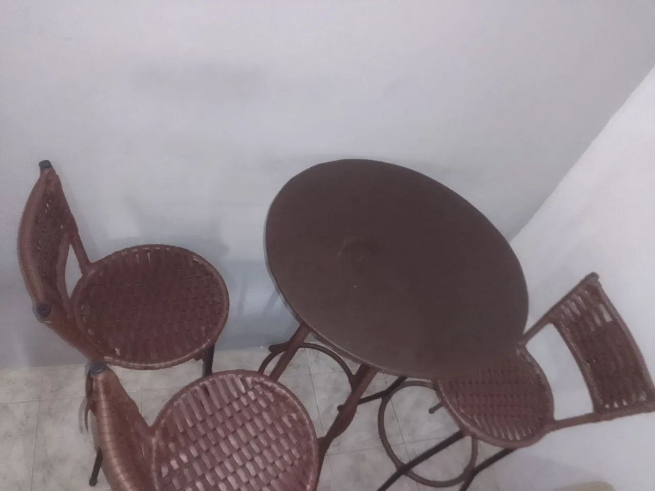 Mesinha de estar com 3 cadeiras  - Foto 3