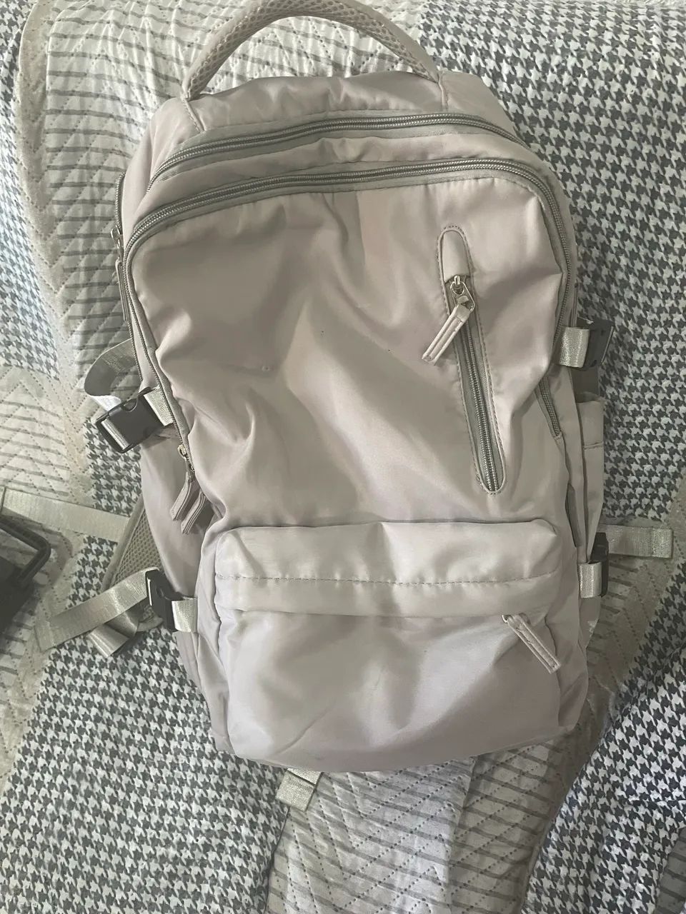 Mochila cinza