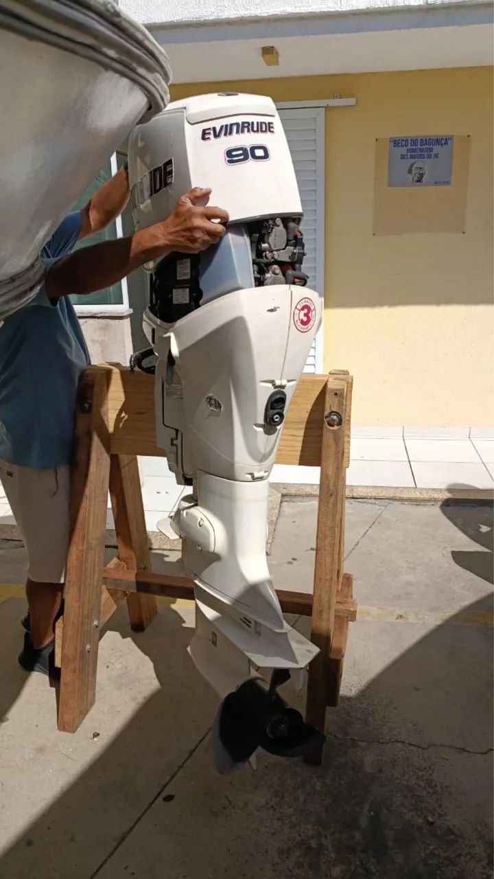 Motor Evinrude 90 HP e-Tec  - Foto 5