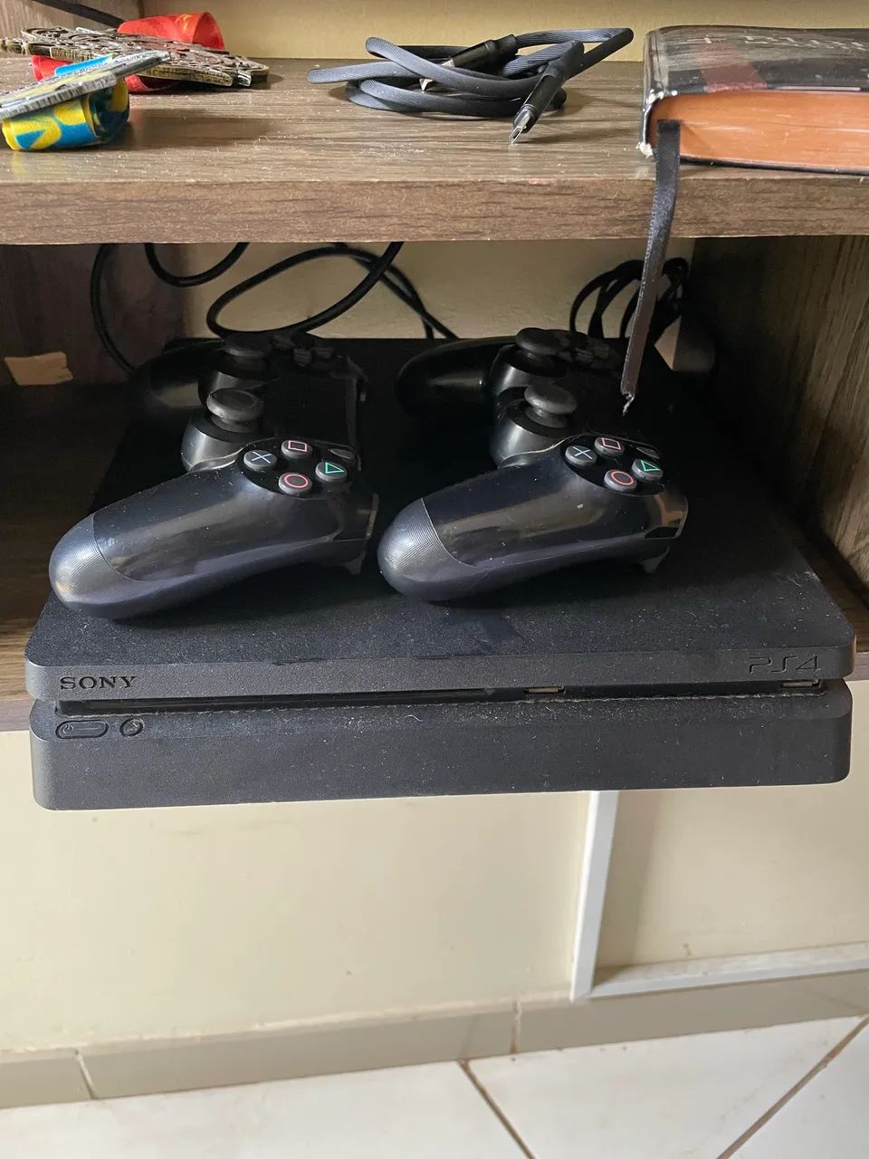PS4 Slim Impecável + 2 Controles (Sem Drift) + 3 Jogos Top! - Foto 2