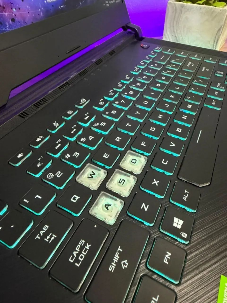 Notebook Gamer Asus ROG Strix i7 GTX 1650 1TB - Foto 3