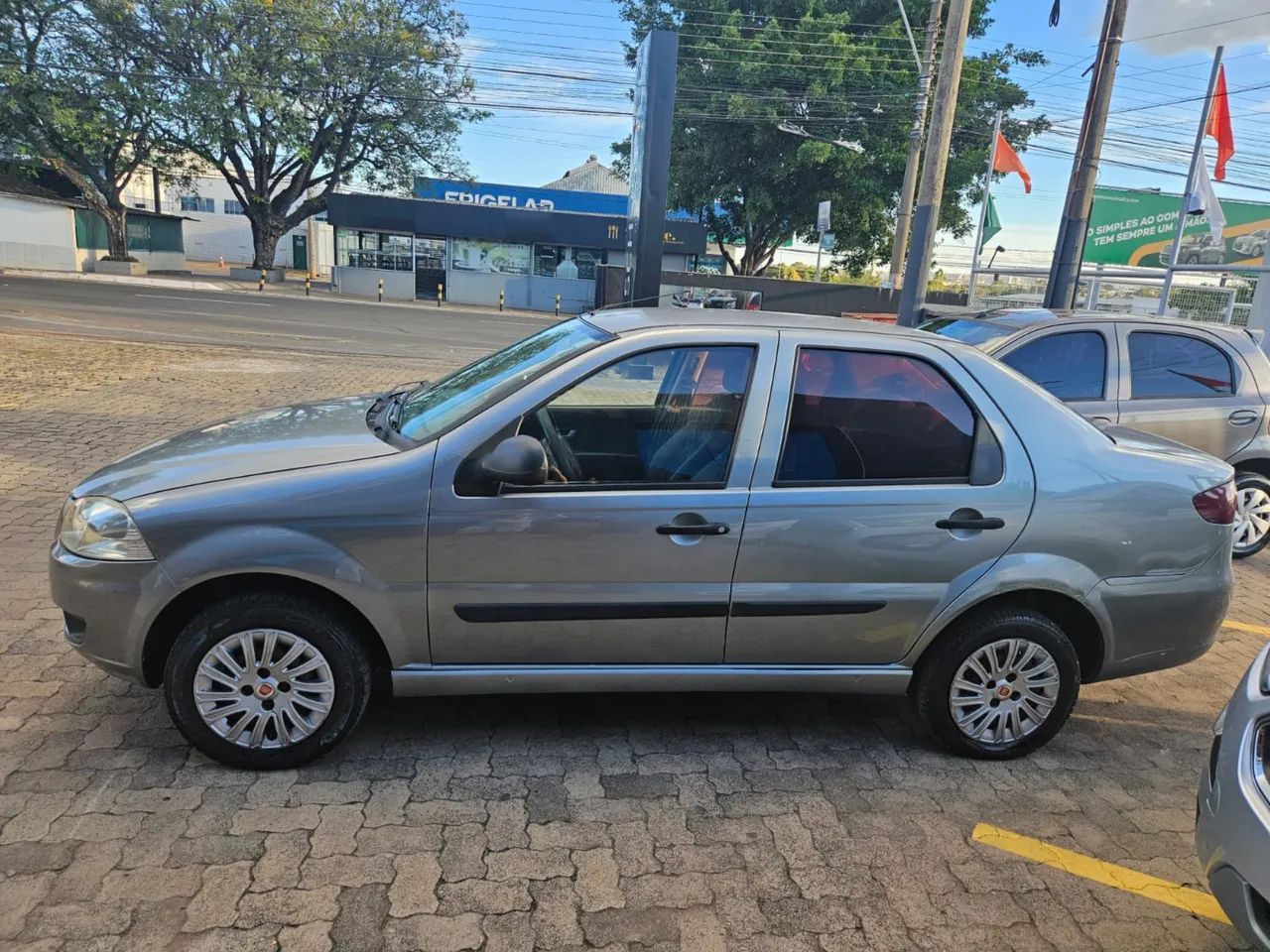 Fiat Siena Siena EL 1.0 mpi Fire Flex 8V 4p 2013