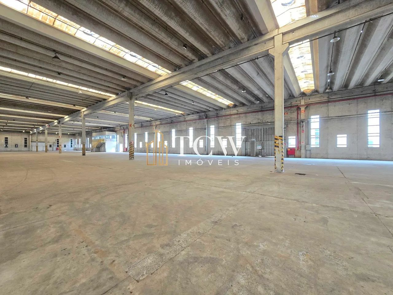 Galpão Logístico e Industrial para Locação em Suzano/SP | 13.320 m² | 22 Docas
