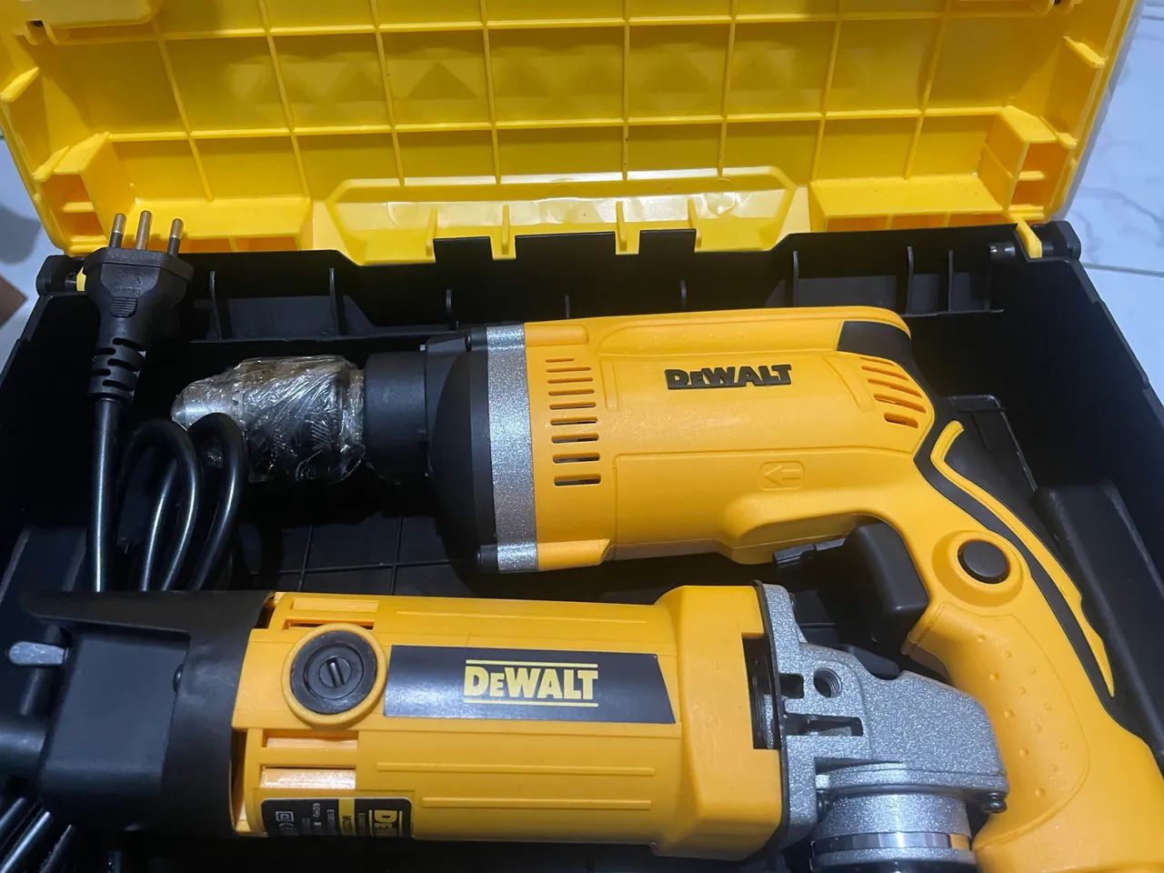 Kit lixadeira e furadeira Dewalt  - Foto 2
