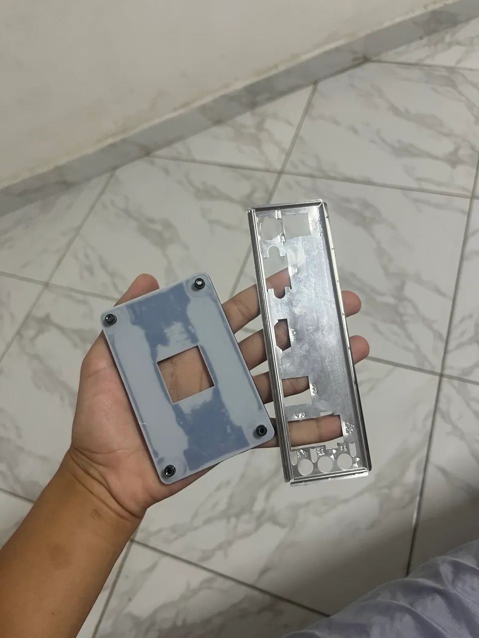 Placa-Mãe Gigabyte A520M K V2 (AM4) - Nova / Perfeita - Foto 3