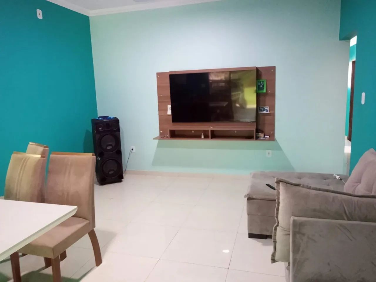 Vendo casa com garagem grande. - Foto 2