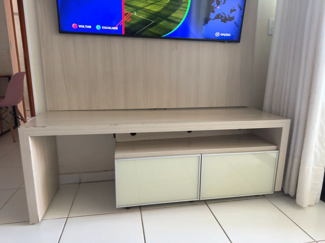 Rack MDF com gavetas em vidro